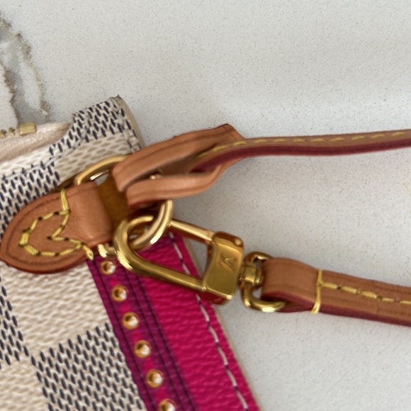 Gorgeous Louis Vuitton pochette - Picture 10 of 11